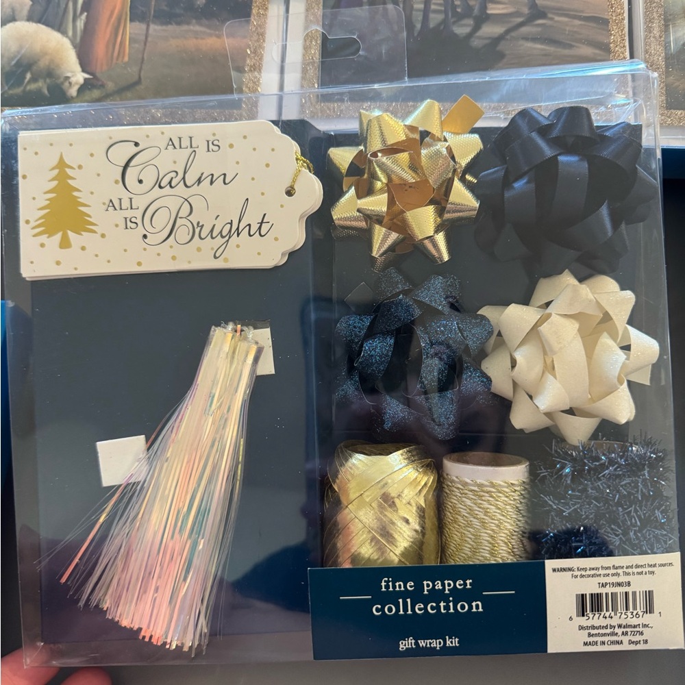 DaySpring Christmas Card Collection - Picture 6 of 6